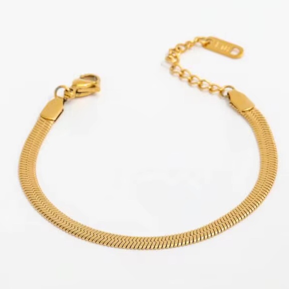 Trendy Gold Stainless Steel Snake Chain Bracelet – Minimalist Chic - Picture 5 of 7